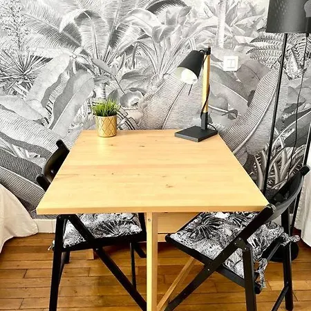Cozy Near Montmartre *