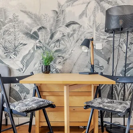Cozy Near Montmartre *